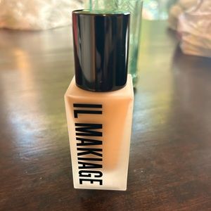 IL MAKIAGE woke up like this foundation